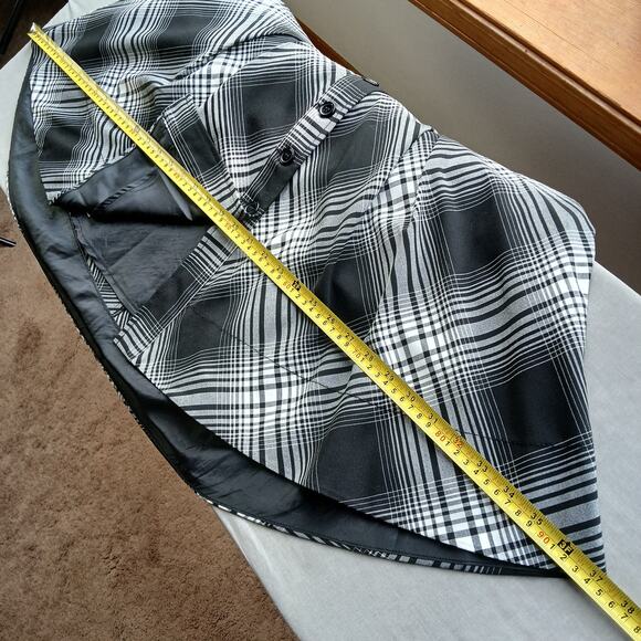 H&M Tartan Plaid Skirt 4 black white pleated buttons pockets lined dark academia - Picture 8 of 10
